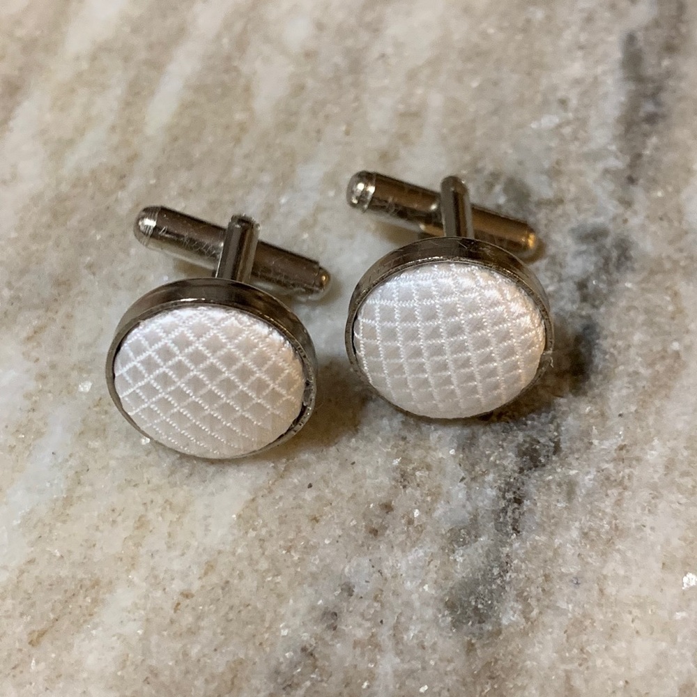 Solid Cloth Round Cufflinks NWOT - Picture 2 of 2